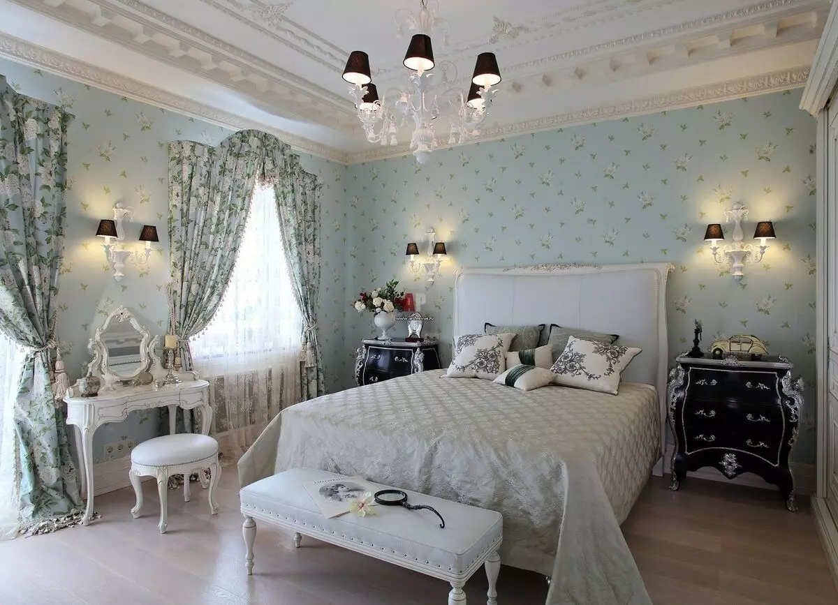 침실 고전적인 스타일 (72 사진) : 고전적인 디자인, 인테리어의 밝고 갈색 가구. 작은 침실과 큰 침실을위한 벽지 선택 9891_20