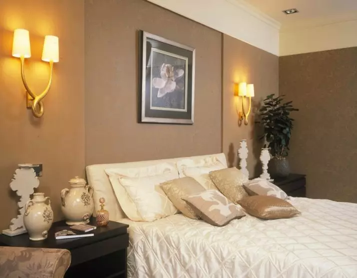 침실 고전적인 스타일 (72 사진) : 고전적인 디자인, 인테리어의 밝고 갈색 가구. 작은 침실과 큰 침실을위한 벽지 선택 9891_52