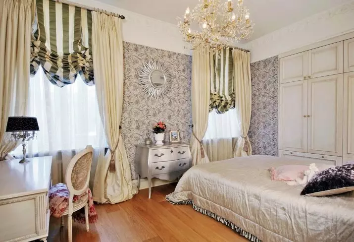 Bedroom sa klasikong estilo (72 mga larawan): Klasikong disenyo, maliwanag at kayumanggi kasangkapan sa loob. Pagpili ng wallpaper para sa isang maliit at malaking kwarto 9891_63