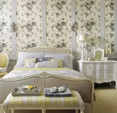 Англи хэв маягийн унтлагын өрөө (55 зураг): Дотоодын хөшиг, ханын цаасыг сонгох. Охидын болон эрэгтэй унтлагынхаа загварыг загварчлах сонголтууд, үндсэн мэдээлэл 9905_43