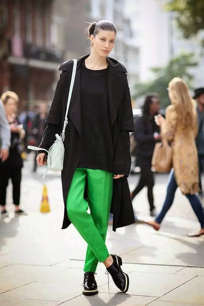 什麼穿著綠色褲子（70張照片）：女性型號，夏季圖像2021 990_15