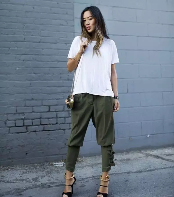 Što obući zelene hlače (70 fotografija): ženski modeli, ljetne slike 2021 990_35