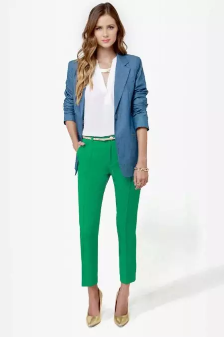 Što obući zelene hlače (70 fotografija): ženski modeli, ljetne slike 2021 990_67