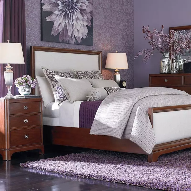 La catifa al dormitori (57 fotos): Com triar les estores de beds, de manera que encaixin a l'interior? Com es pot posar una catifa al terra al llit? 9918_12