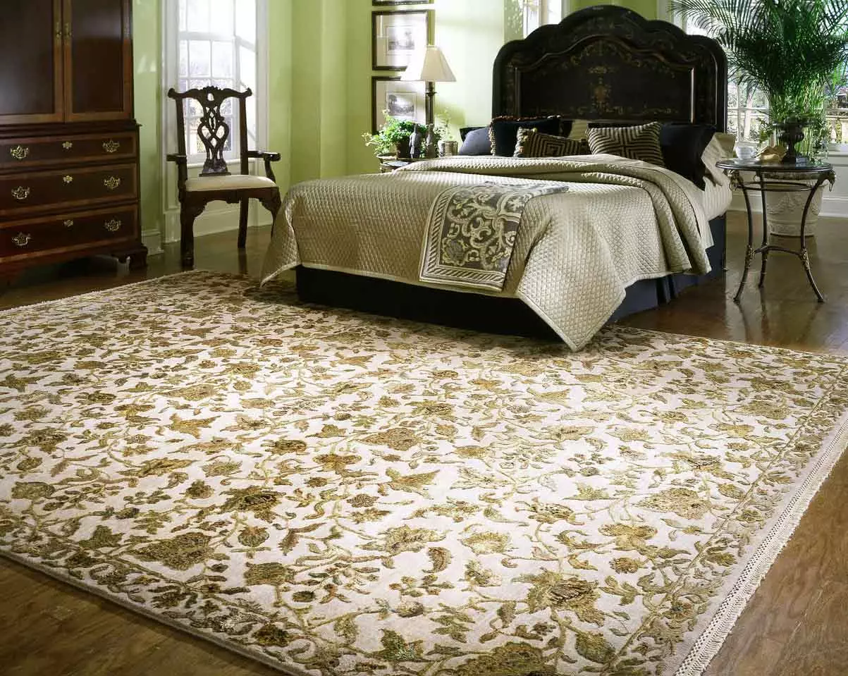 Thảm trong phòng ngủ (57 ảnh): Làm thế nào để chọn thảm cạnh giường ngủ để chúng phù hợp với nội thất? Làm thế nào để đặt một tấm thảm lên sàn trên giường? 9918_53