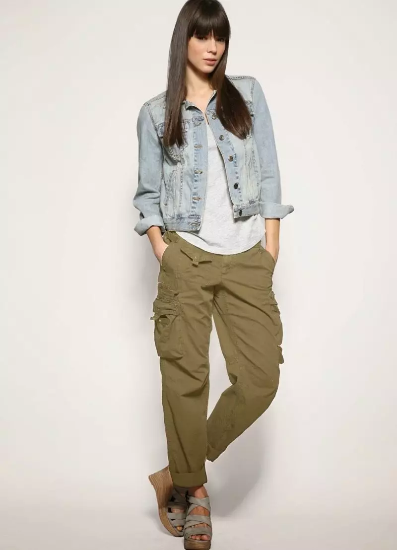 Pants Cargo (94 Lluniau): Modelau Menywod, Gyda Beth i'w Wisgo 991_17