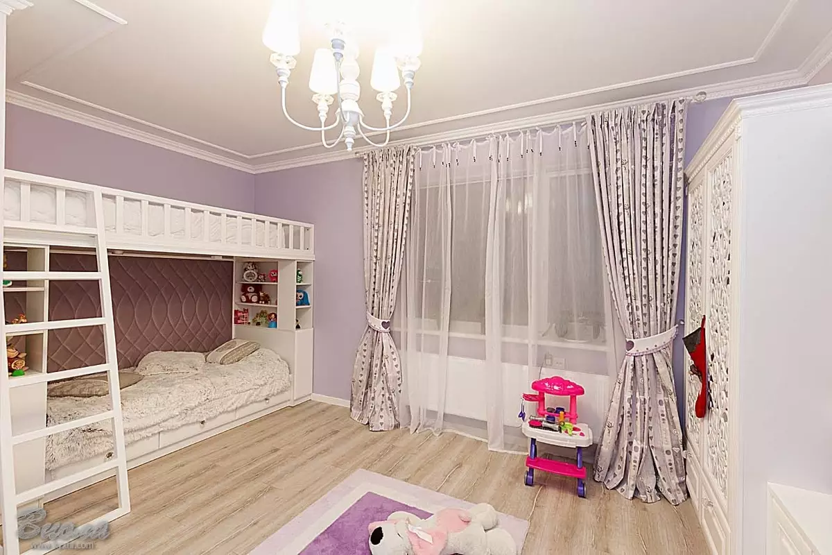 Bed-attics s pohovkou (66 fotografií): s pohovkou na dně pro rodiče a další dvouvrstvé transformátorové možnosti, skládací modely s pracovním prostorem 9920_3