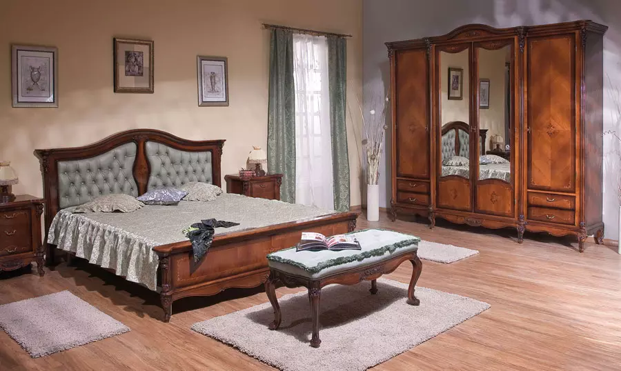 Sleeping Set (80 foto's): Seleksje fan muorren yn klassike en moderne stilen, hoeke meubels en modulêre kleankabinetten 9932_71