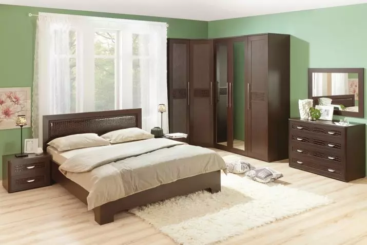 Sleeping Set (80 billeder): Udvælgelse af vægge i klassiske og moderne stilarter, hjørne møblerhoveder og modulære tøjskabe 9932_80