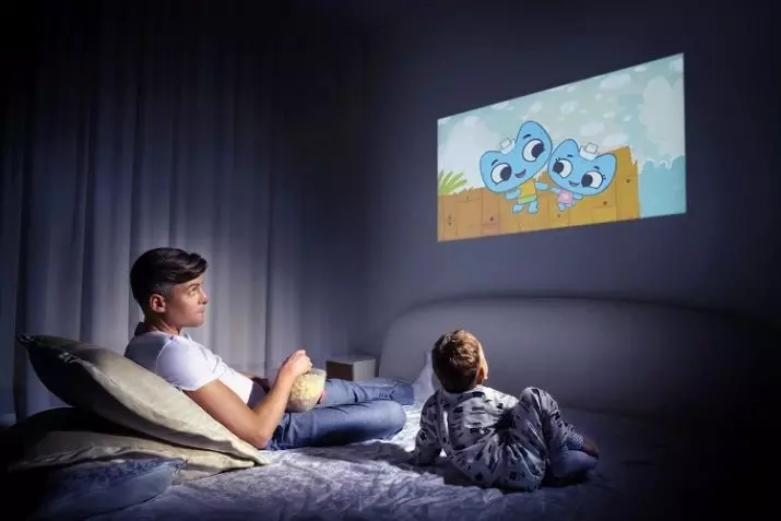 Možnosti za namestitev televizorja v spalnico (37 fotografij): Kakšna je višina od tal, da obesite televizor na steni? Primeri namestitve TV in možnosti oblikovanja 9933_14