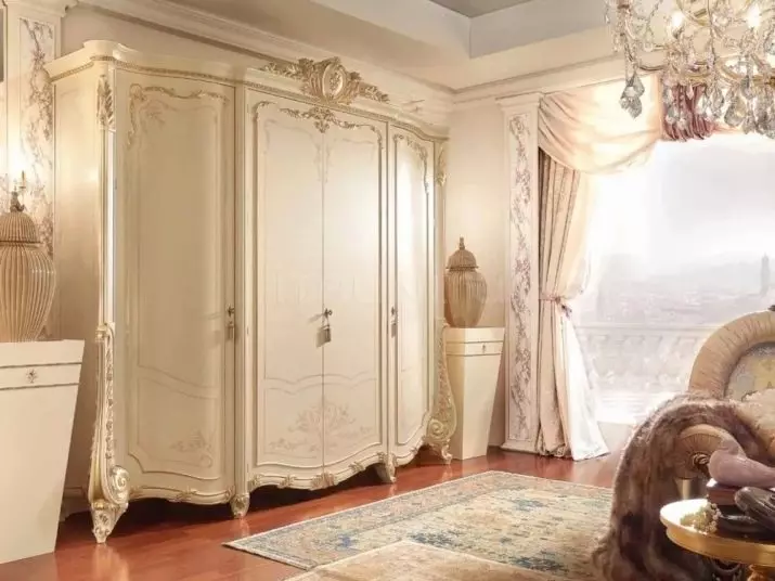 Omare za belo spalnica (65 fotografij): kotne omare z nihalnimi vrati in sijajem, klasičnimi vgrajenimi modeli z ogledalom in drugimi možnostmi 9940_41