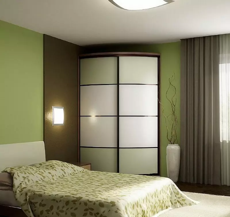 Nurgakapid magamistoas (79 fotot): väikeste sisseehitatud peade ja modulaarsete kappide disaini ideed peegliga, nurkade riidekappide joonised 9942_13