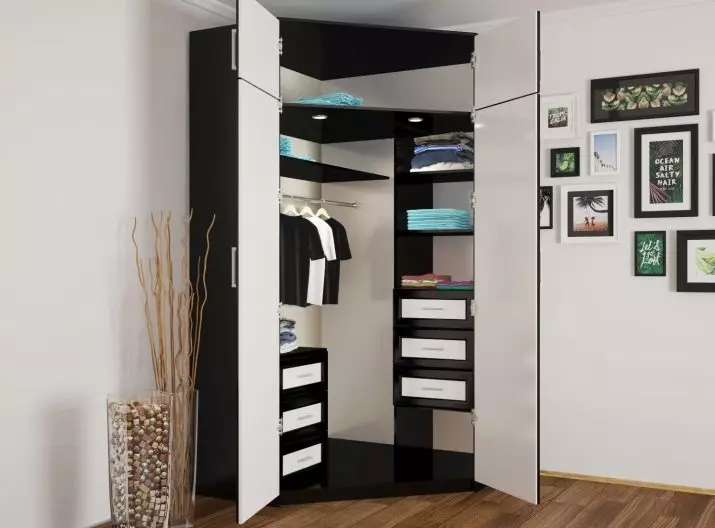Armaris de cantonada al dormitori (79 fotos): disseny idees de petits caps incrustats i armaris modulars amb un mirall, dibuixos d'armaris angulars 9942_61