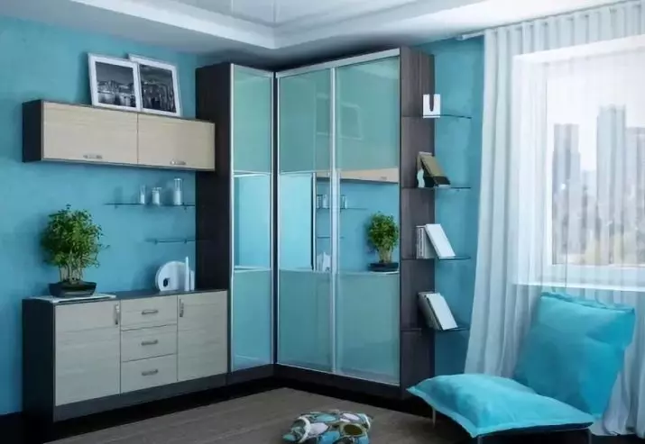 Nurgakapid magamistoas (79 fotot): väikeste sisseehitatud peade ja modulaarsete kappide disaini ideed peegliga, nurkade riidekappide joonised 9942_69