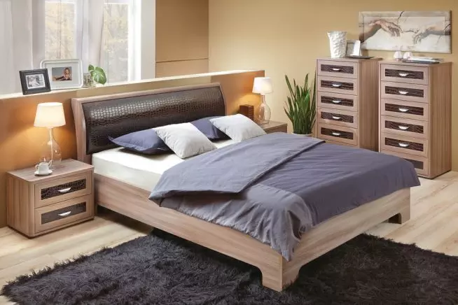 Come fornire la camera da letto? 56 Foto Come mettere i mobili sulle parti? Come posizionare un letto con l'ergonomia dello spazio? 9943_17