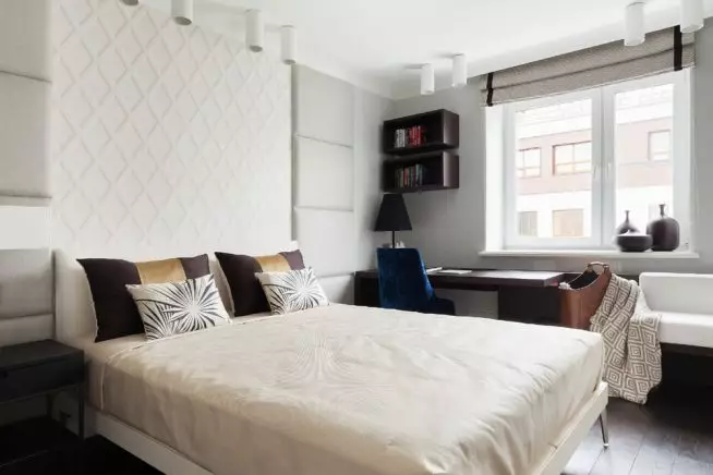 Yatak odası nasıl döşenir? 56 fotoğraf partilere mobilya nasıl koymak? Uzayın ergonomisi ile bir yatak nasıl yerleştirilir? 9943_4