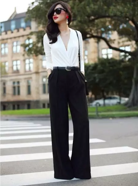 Класичне панталоне Женски 2021 (70 фотографија): Модни модели, са којим су носили, модерне женске панталоне класичне наизменично наизменично 995_25