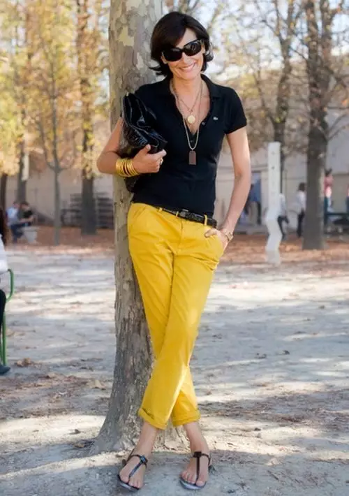 Pantalons classiques Femme 2021 (70 photos): Modèles à la mode, avec lesquels porter des pantalons de femmes modernes classiques alternatifs au fond 995_53