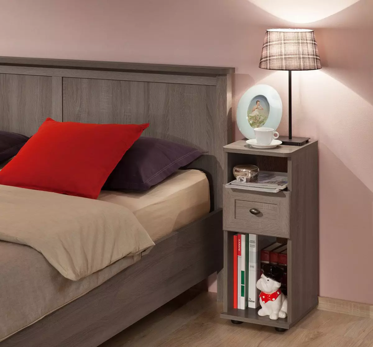 Спални за спалната соба: Димензии на високи суспендирани модели, тесни бели штандови, висински стандарди за стакло и други модели 9960_47