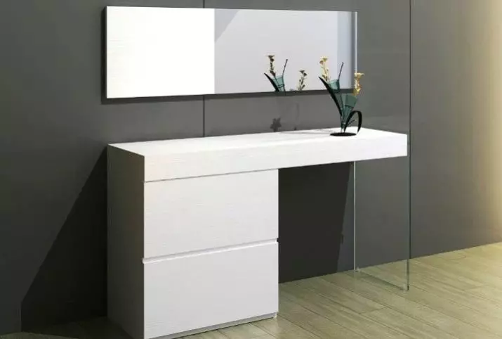 Jadual tandas bilik tidur (54 foto): alat dengar dengan meja tandas gantung dengan cermin, saiz dan reka bentuk jadual sudut, konsol putih di pedalaman 9962_26