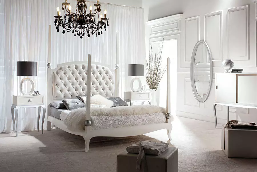 Spavaća soba s bijelom krevetu (40 fotografija): Prekrasna primjeri enterijera sa krevetom od eko-drvo i željezo bijele 9963_24