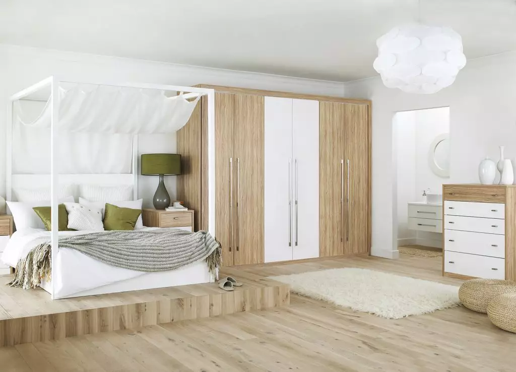 臥室配有白色床（40張）：室內設計的美麗例子與生態樹和鐵白色的床 9963_8
