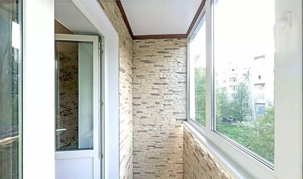 Дизайн балкона стеновыми панелями